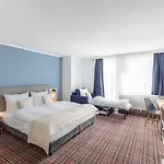 Ambassador 3*