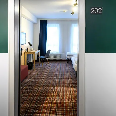 Ambassador Hotel 3*