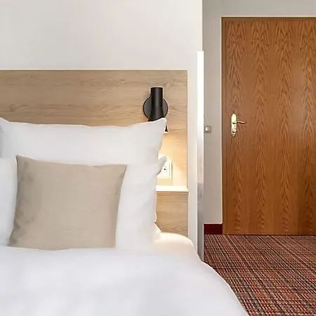 Ambassador Hotel 3*