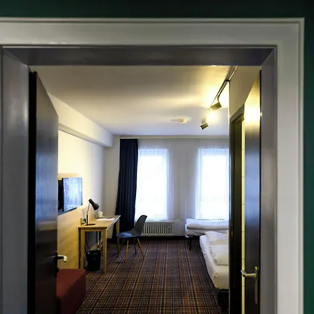 Ambassador Hotel 3*