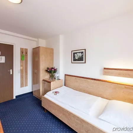 Ambassador Hotel 3*