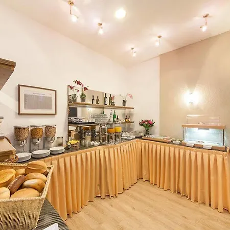 Ambassador Hotel 3*